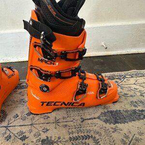 Tecnica Mach 1 LV Flex Index 130 Ski Snow Boot Size 28.5 - Used 5 times!